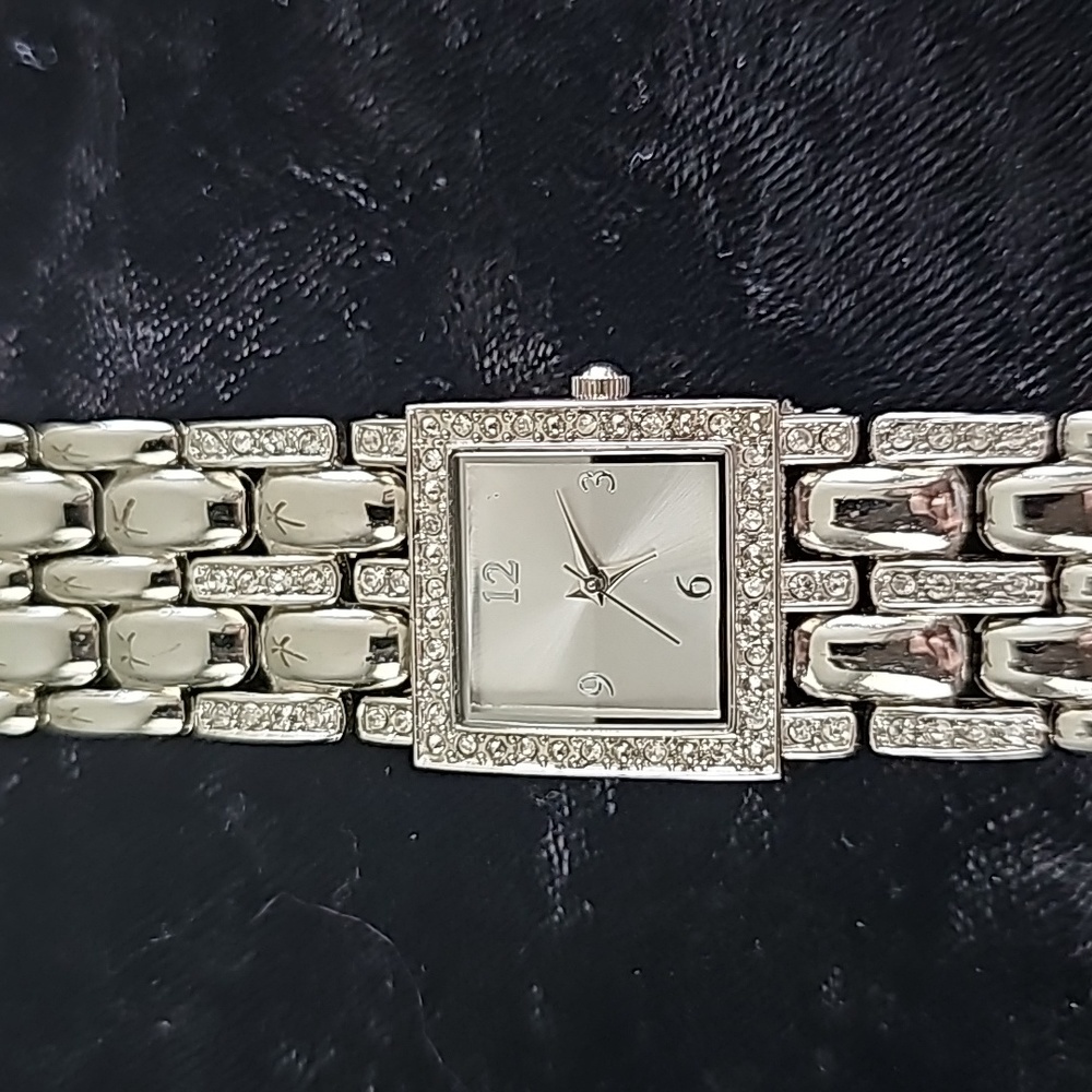Ladies Silver Bracelet Watch.